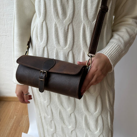 Leather barrel bag "Tyche"