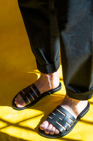 Handmade black leather sandals for men "Patroklos"
