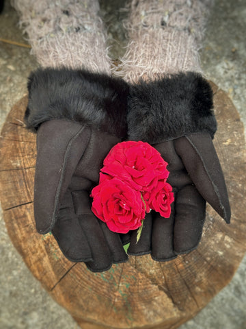 Μαύρα δερμάτινα γάντια