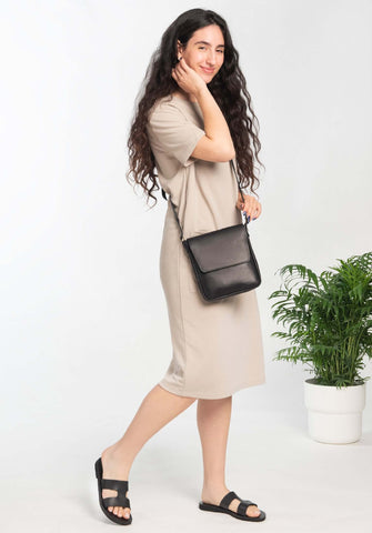 Leather crossbody purse for women "Agape"