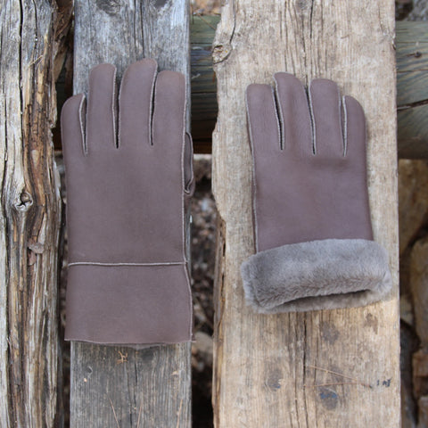 Milk chocolate shearling single seam gloves for men and women
